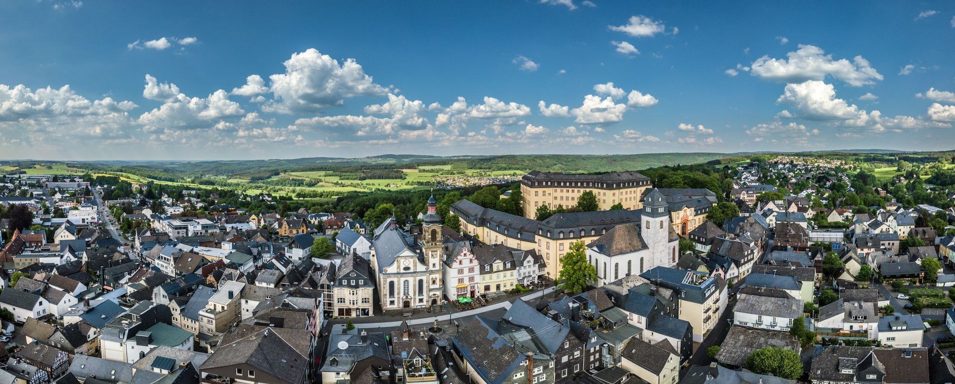Ein toller Anblick von oben auf die historische Innenstadt von Hachenburg