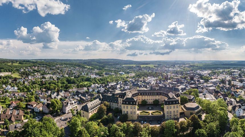 Luftbild vom Hachenburger Schloss