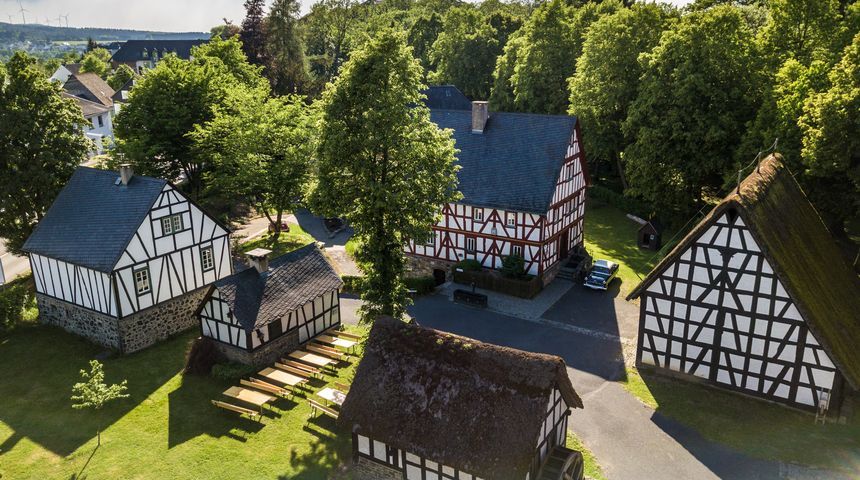 Blick oben auf das Landschaftsmuseum Westerwald