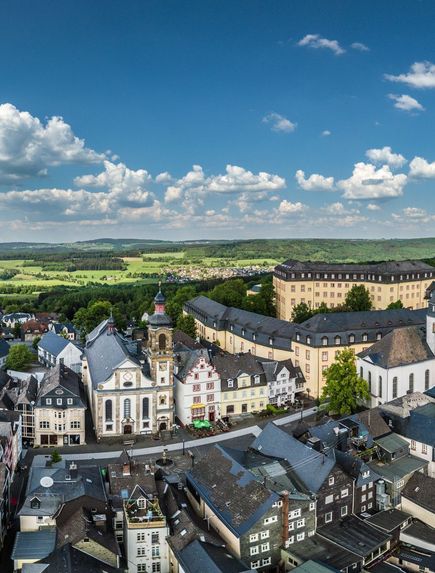 Luftbild der historischen Innenstadt von Hachenburg 