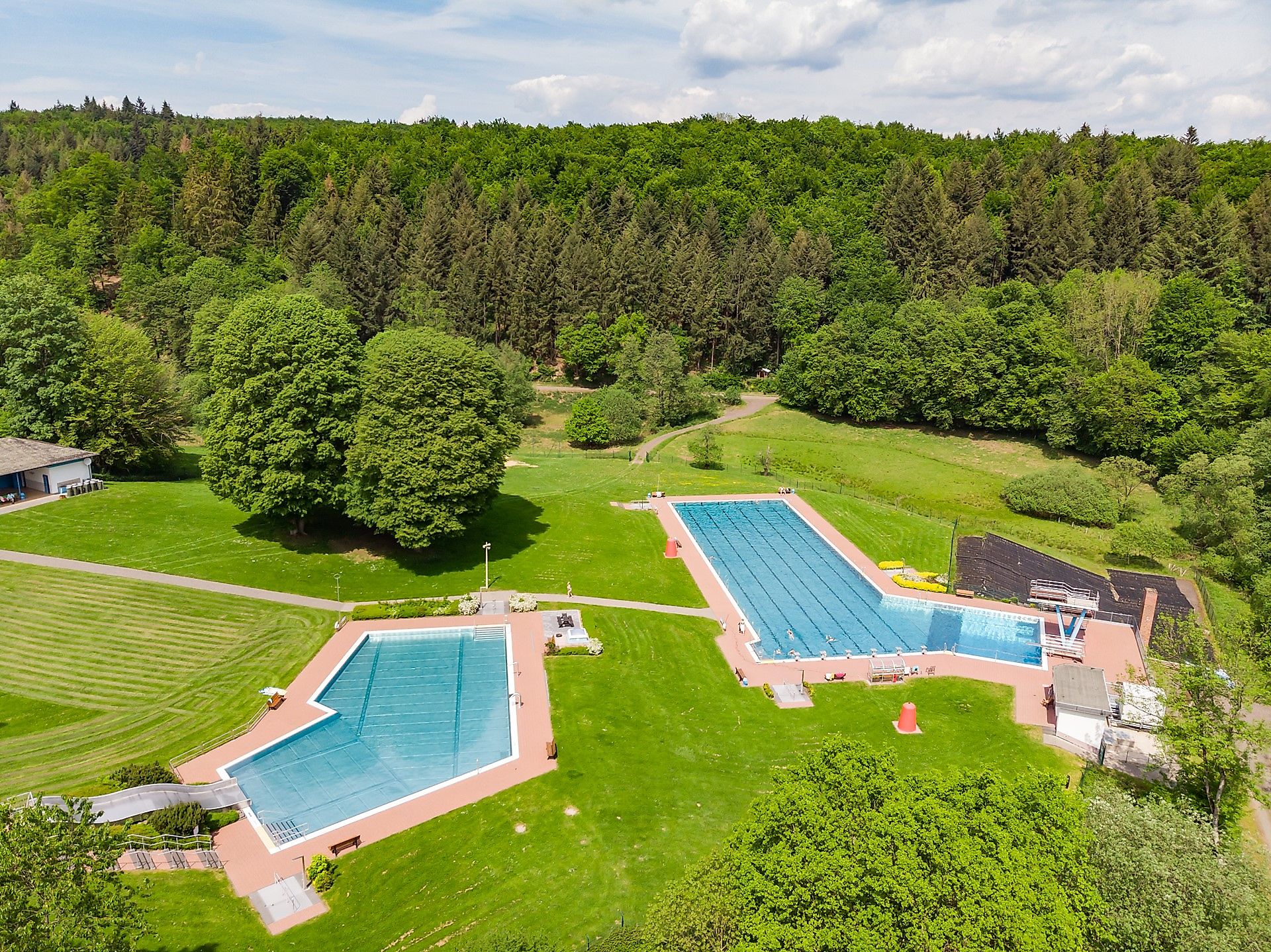 Das Rengsdorfer Freibad lädt zur Abkühlung ein