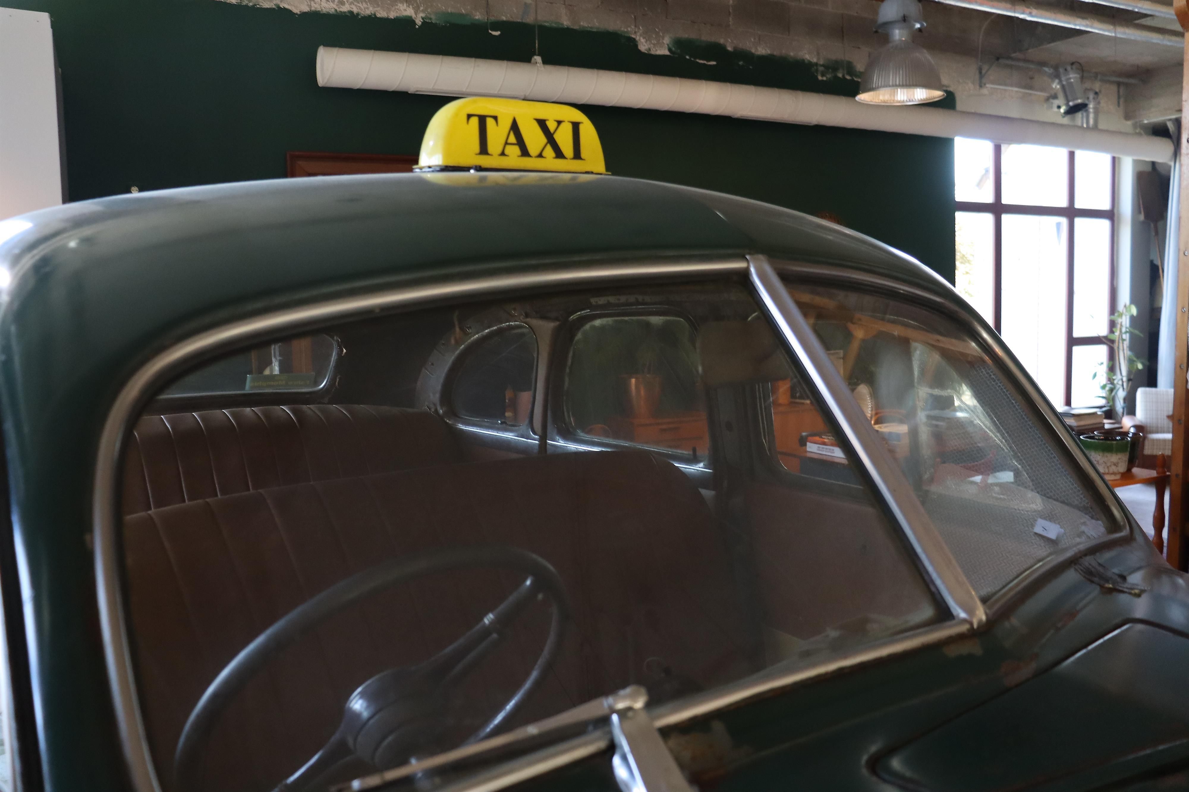 Vintage Kontor - Altes Taxi